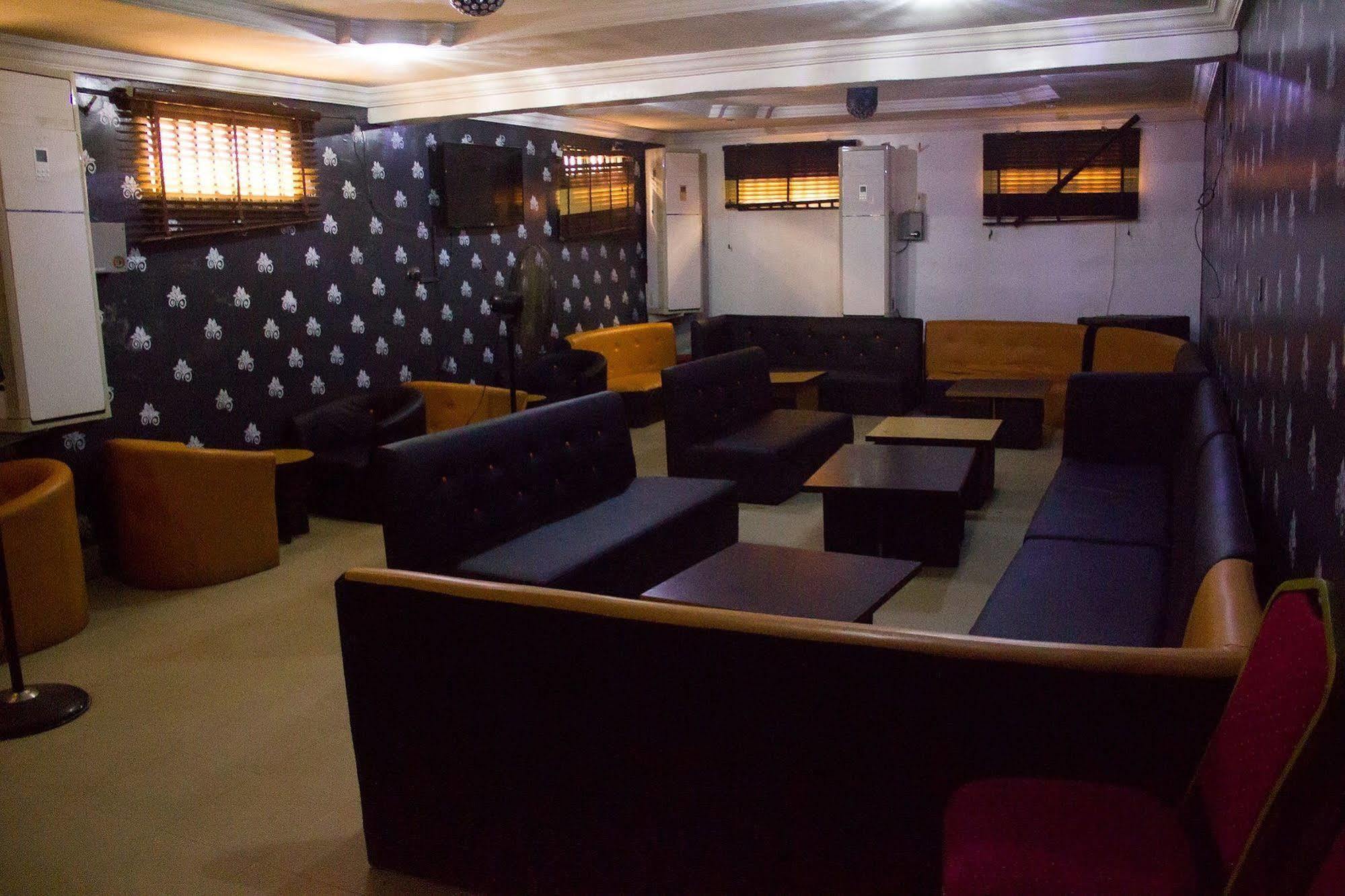 Glasshouse Hotel And Suites Lagos Ngoại thất bức ảnh